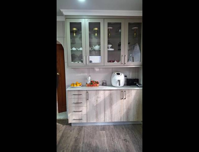 5 BEDROOM HOUSE FOR SALE IN MEYERHOF